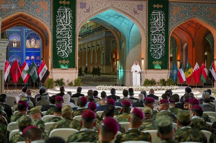 تقرير مصور/ العتبة العلويّة المقدّسة تفتتح فعاليات الجلسة الأولى لمهرجان الرسول الأعظم (ص) الدولي الرابع للشعر العربي بمشاركة دولية