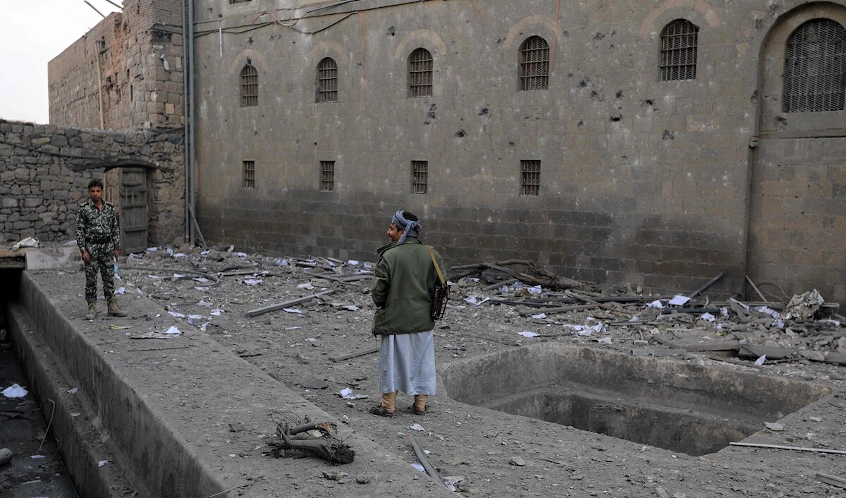 پیکر بیش از ۲۰ خبرنگار زیر آوار دو روزنامه در صنعاء/ جست‌وجو برای یافتن قربانیان ادامه دارد