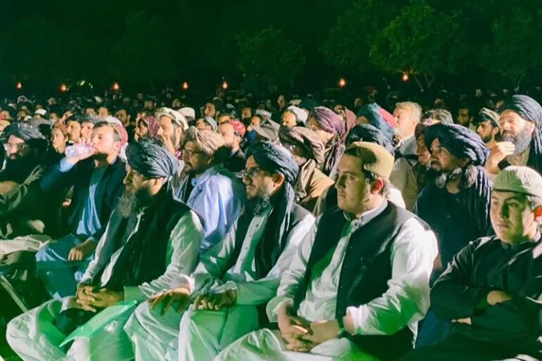 طالبان و قانون‌گذاری برای شب‌های شعر … میان خلاقیت و سانسور