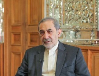 کاردانەوەی توندی ڕاوێژکاری ڕێبەری بە بەڕێوەچوونی کۆبوونەوەی خاخامە زایۆنییەکان لە ئازەربایجان