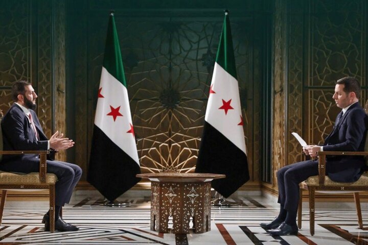 جولانی: سوریه در حال مذاکره برای توافق امنیتی با اسرائیل است/ با روسیه برای عقب‌نشینی از میدان جنگ توافق شد