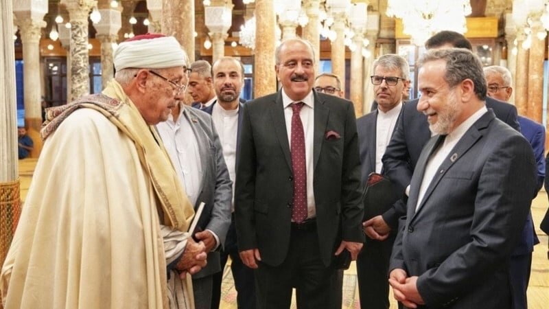 গাজায় গণহত্যা মুসলিম দেশগুলির ঐক্য এবং সাহায্য ছাড়া সম্ভব নয়। গাজায় গণহত্যা মুসলিম দেশগুলির ঐক্য এবং সাহায্য ছাড়া সম্ভব নয়।