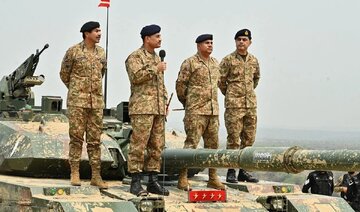 Banta ng Pakistan na Paalisin ang Mas Marami pang mga Migranteng Afghan matapos Mapatay ang 12 Sundalo sa Isang Ambus