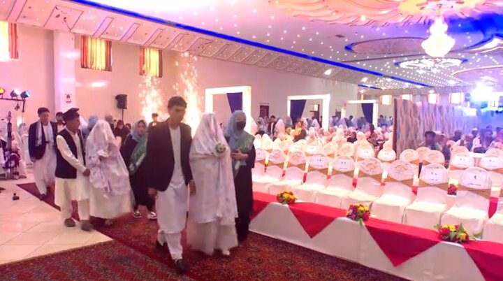 ویدیو | مراسم ازدواج دسته‌جمعی ۳۲ زوج شیعه در کابل