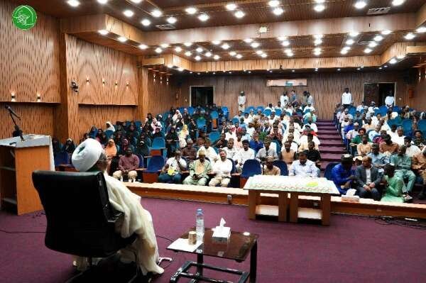 Sheikh Zakzaky meets with Nigerian students in Iran