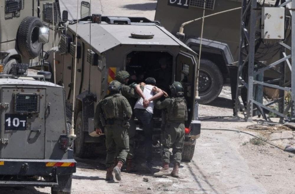 IOF abducts Palestinians during West Bank raids