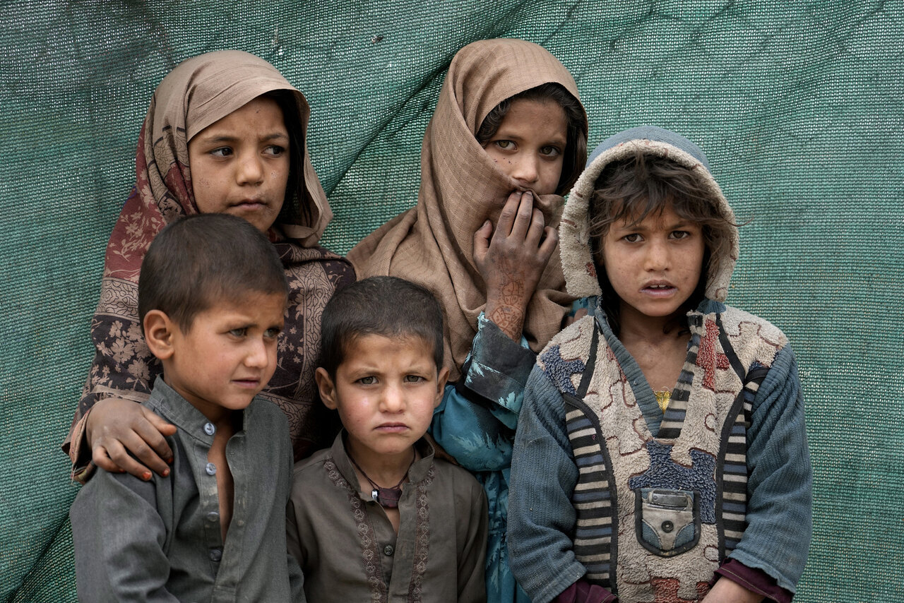 अफ़ग़ानिस्तान, भूकंप में 268 छात्र मौत के शिकार, हज़ारों की पढ़ाई रुकी अफ़ग़ानिस्तान, भूकंप में 268 छात्र मौत के शिकार, हज़ारों की पढ़ाई रुकी