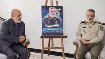 Labarai Cikin Hotuna: Manjo Janar Mousavi Ya Gana Da Iyalan Shahidan Kwamandojin Yakin Kwanaki 12