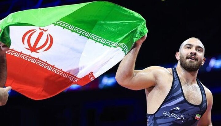 زارع: مدال طلا را به خانواده شهدا تقدیم می‌کنم