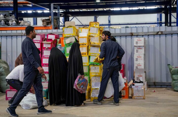 العتبة العلويّة المقدّسة توزّع الكسوة المدرسية على الأيتام والمحتاجين