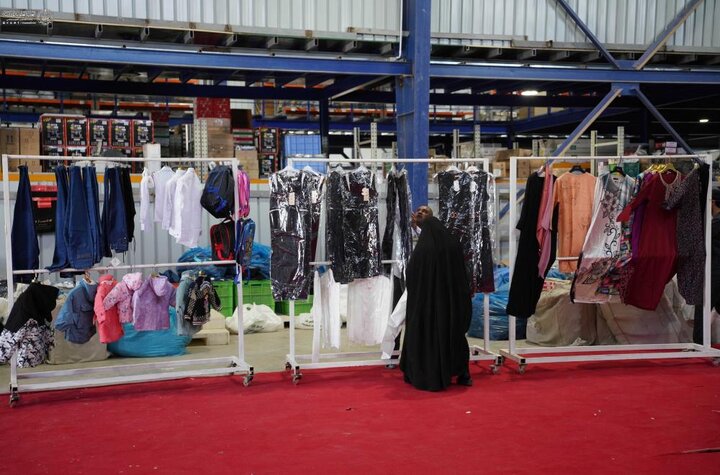 العتبة العلويّة المقدّسة توزّع الكسوة المدرسية على الأيتام والمحتاجين