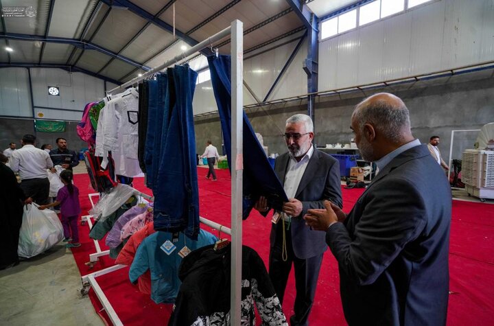 العتبة العلويّة المقدّسة توزّع الكسوة المدرسية على الأيتام والمحتاجين