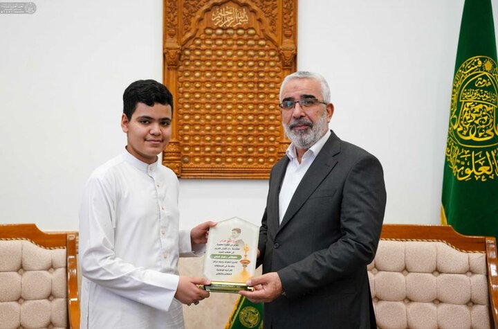 الأمين العام للعتبة العلوية المقدسة يكرّم الفائزين بالمسابقات القرآنية والردّات الحسينية
