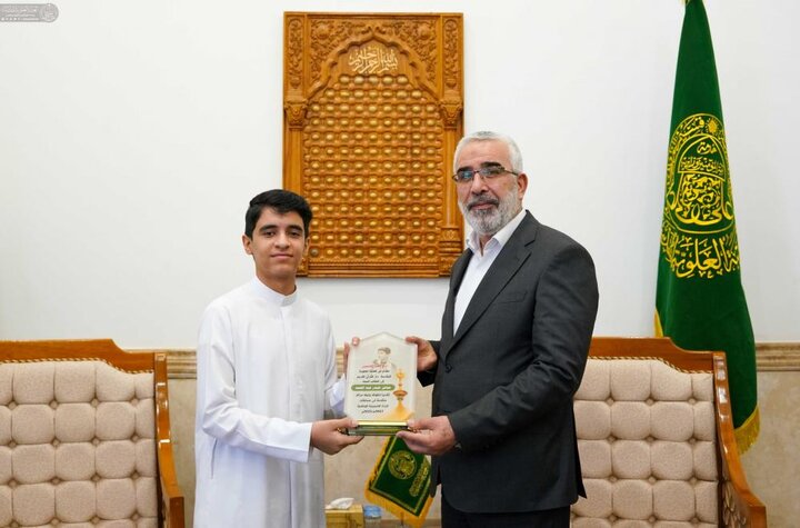 الأمين العام للعتبة العلوية المقدسة يكرّم الفائزين بالمسابقات القرآنية والردّات الحسينية