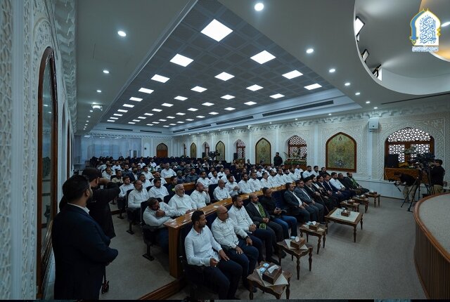 محاضرة دينية توجيهية إرشادية لسماحة السيد حسين الحكيم ويَلتقي كوكبة من الخَدَم