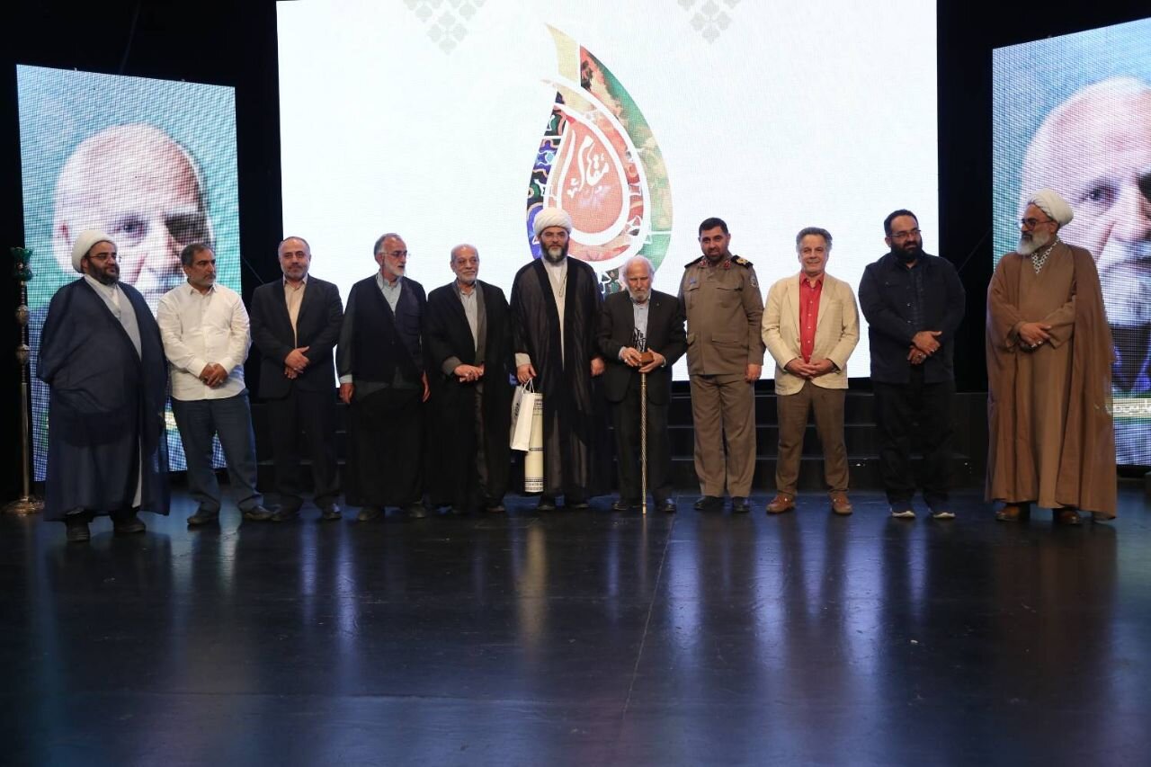 ۲۰ پیرغلام حسینی «نشان حبیب» گرفتند