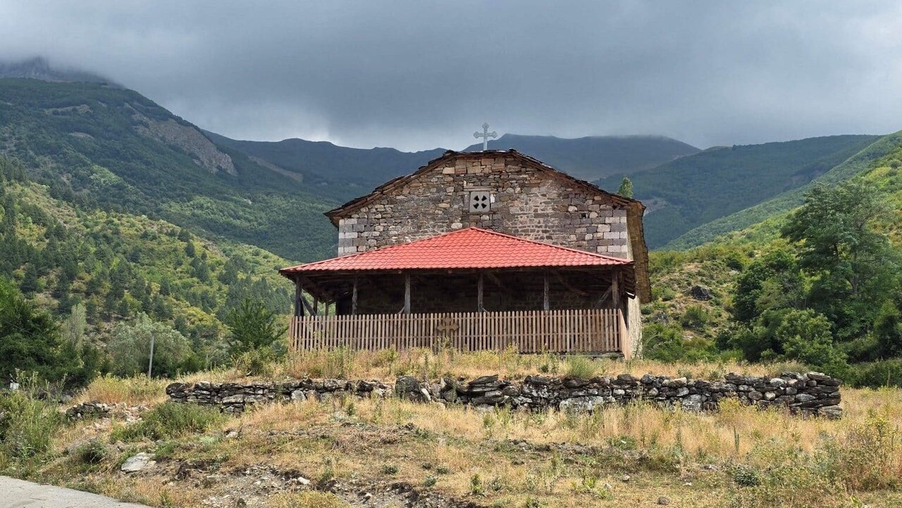 تمجید رسانۀ محلی بالکان از مسلمانان آلبانی در احترام و پاسداری از میراث دینی مسیحیان