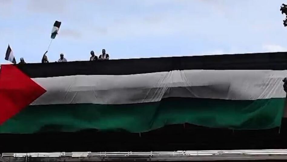 Video: Palestinian flag raised in Caracas as solidarity with people of Gaza