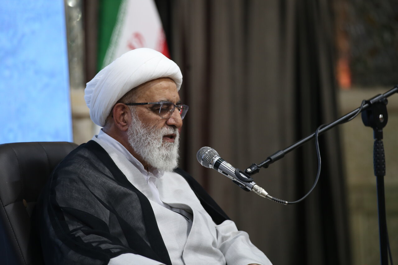 نقش راهبردی حوزه‌های علمیه در استمرار انقلاب اسلامی از منظر آیت‌الله شب‌زنده‌دار