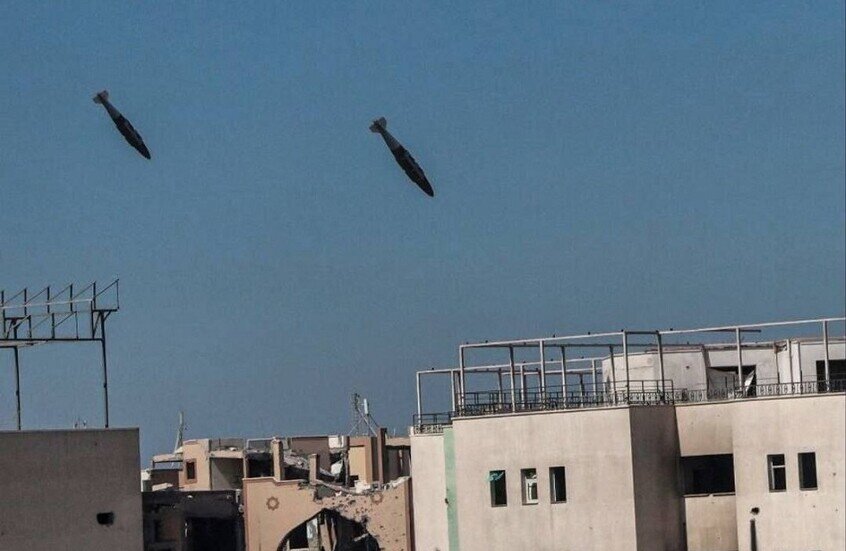 الصواريخ الإسرائيلية تدمر مباني تابعة للجامعة الإسلامية في غزة