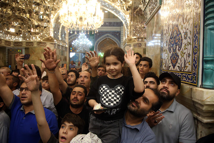 Photos: Hazrat Masoumeh shrine decorated with flower on occasion of anniversary of her arrival in Qom