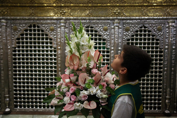 Photos: Hazrat Masoumeh shrine decorated with flower on occasion of anniversary of her arrival in Qom