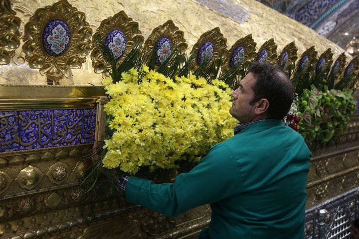 Photos: Hazrat Masoumeh shrine decorated with flower on occasion of anniversary of her arrival in Qom