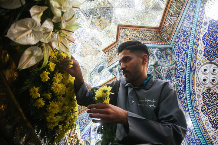 Photos: Hazrat Masoumeh shrine decorated with flower on occasion of anniversary of her arrival in Qom