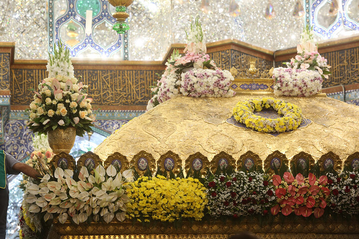 Photos: Hazrat Masoumeh shrine decorated with flower on occasion of anniversary of her arrival in Qom