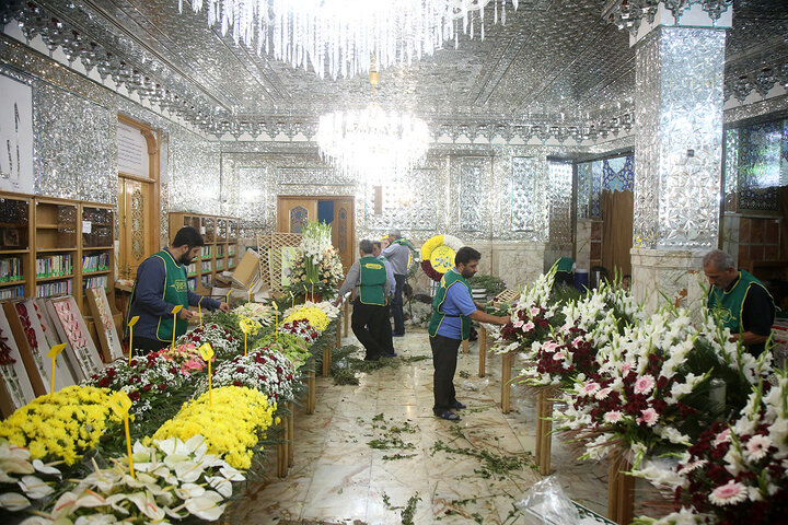 Photos: Hazrat Masoumeh shrine decorated with flower on occasion of anniversary of her arrival in Qom