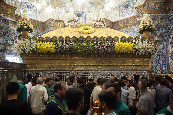 Photos: Hazrat Masoumeh shrine decorated with flower on occasion of anniversary of her arrival in Qom