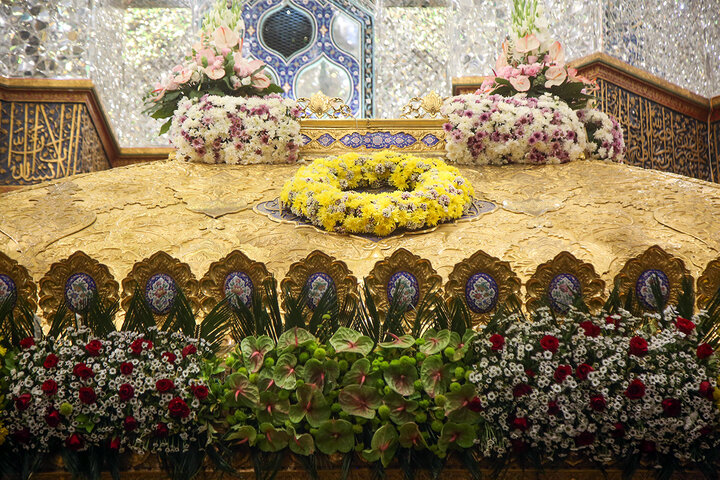 Photos: Hazrat Masoumeh shrine decorated with flower on occasion of anniversary of her arrival in Qom