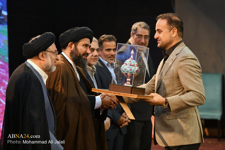 همایش تجلیل از نام آوران «علم و وقف»