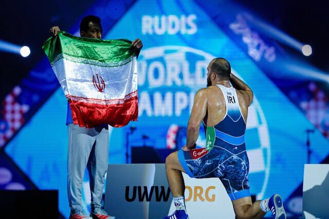 Imam Khamenei congratulates freestyle team on winning world title
