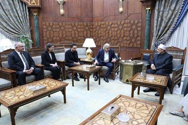 Sheikh Ahmed el-Tayeb supports bilingual Quran initiative for youth