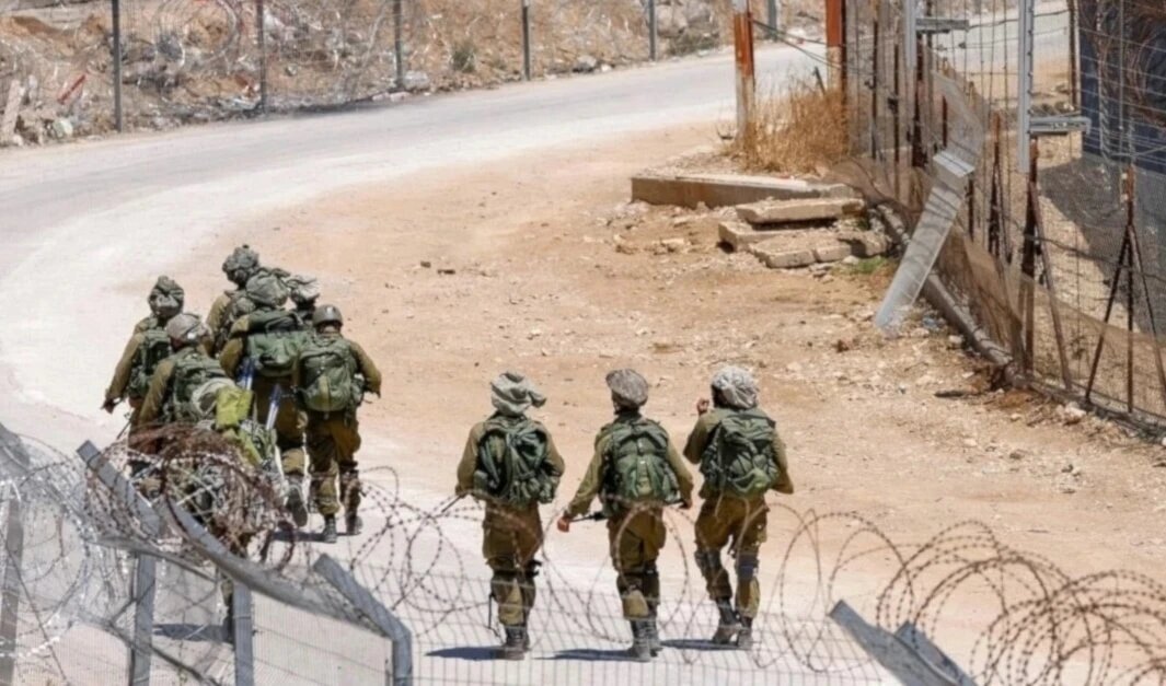 Teško naoružanje vojske Jolanijevog režima povlači se iz južne Sirije