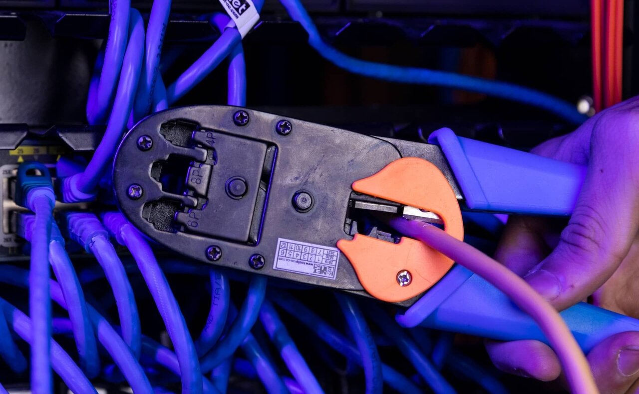 اینترنت فیبر نوری در ۱۱ استان افغانستان قطع شد