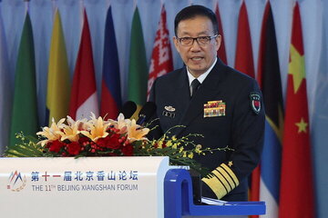 中国国防相：世界は平和と戦争の岐路に立たされている