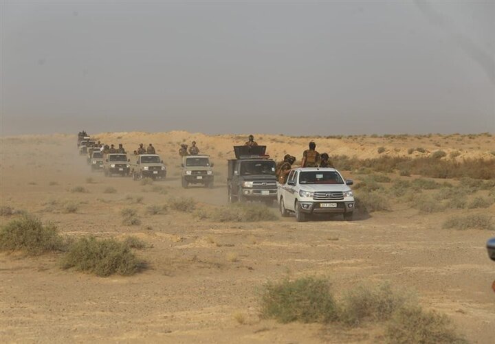 رزمایش حشد شعبی عراق، در نزدیک مرز با سوریه