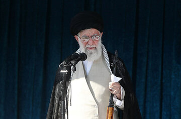 Miaka 120 ya Mapambano ya Familia ya Khamenei | Kizazi cha Upinzani na Mapambano | “Ninajivunia Kwamba Huyu Mtu Mashuhuri ni Babu Yangu"