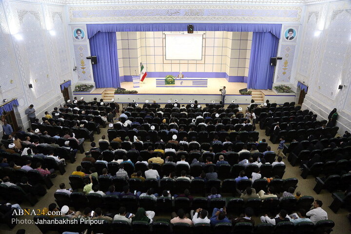 ကွမ်းမြို့ တွင် အိန္ဒိယ အိုလမာ  နှင့် ကျောင်းသားများ တွေ့ဆုံပွဲ ကျင်းပ ။ ။ Photos