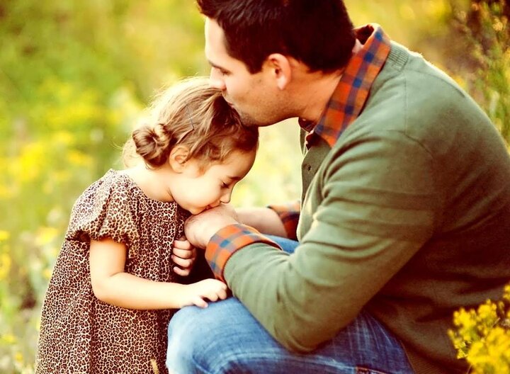 تفاوت نگاه اسلام و غرب به زن: از کرامت الهی تا ابزار تبلیغاتی