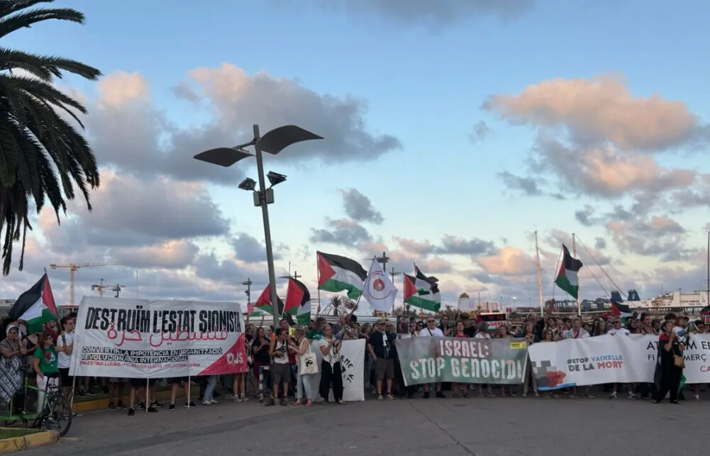 Protestas masivas en el puerto de València contra la llegada de un barco con armas a Israel