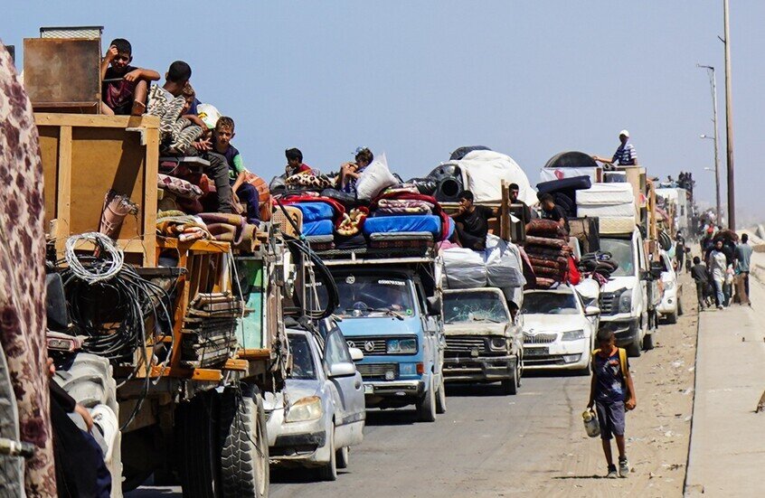 إسرائيل تفرض النزوح على 270 ألف فلسطيني من غزة وسط صمود 900 ألف آخرين