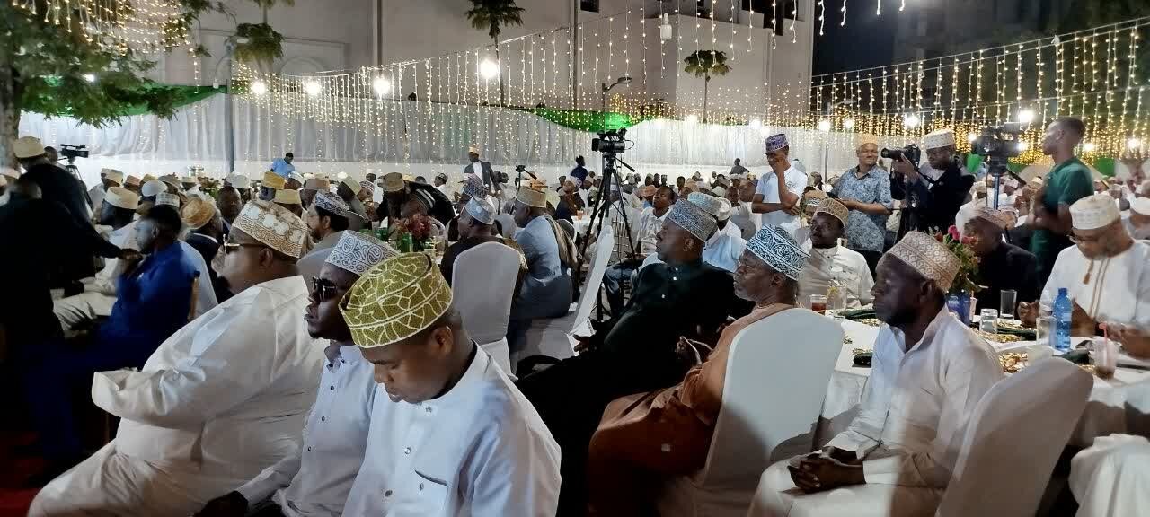 «روز مفتی» در تانزانیا؛ بزرگداشت ده سال زعامت دینی شیخ دکتر ابوبکر زبیر + تصاویر