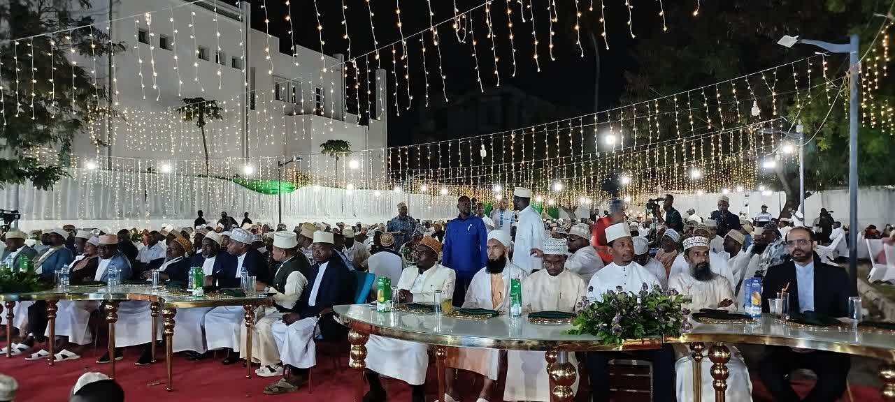 «روز مفتی» در تانزانیا؛ بزرگداشت ده سال زعامت دینی شیخ دکتر ابوبکر زبیر + تصاویر