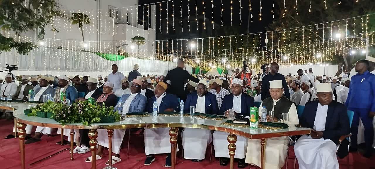 «روز مفتی» در تانزانیا؛ بزرگداشت ده سال زعامت دینی شیخ دکتر ابوبکر زبیر + تصاویر
