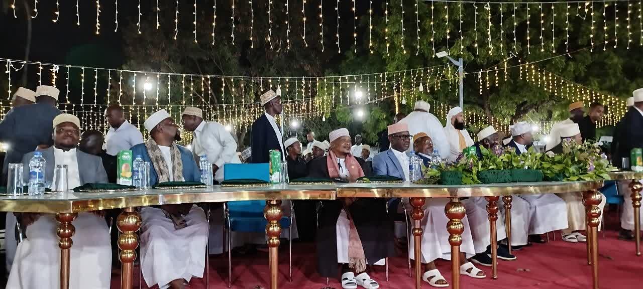 «روز مفتی» در تانزانیا؛ بزرگداشت ده سال زعامت دینی شیخ دکتر ابوبکر زبیر + تصاویر