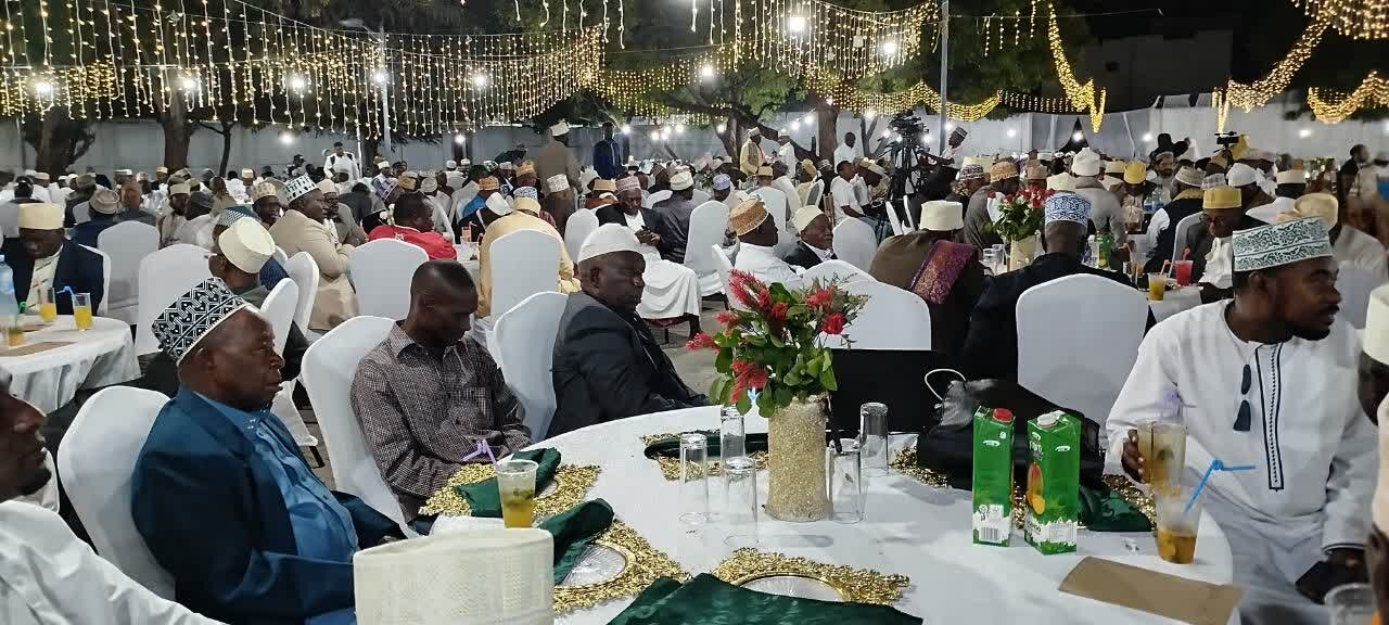 «روز مفتی» در تانزانیا؛ بزرگداشت ده سال زعامت دینی شیخ دکتر ابوبکر زبیر + تصاویر