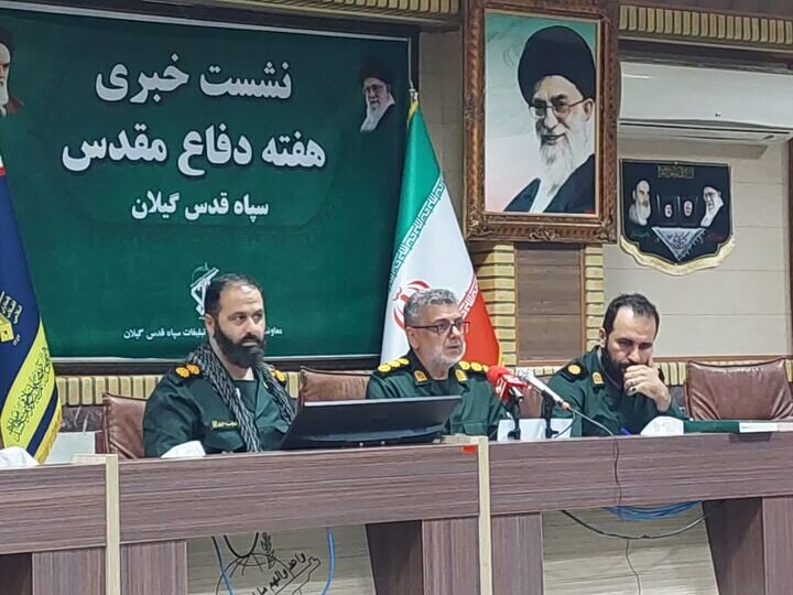 نواختن زنگ ایثار در ۱۳۰۰ مدرسه گیلان هم‌زمان با هفته دفاع مقدس